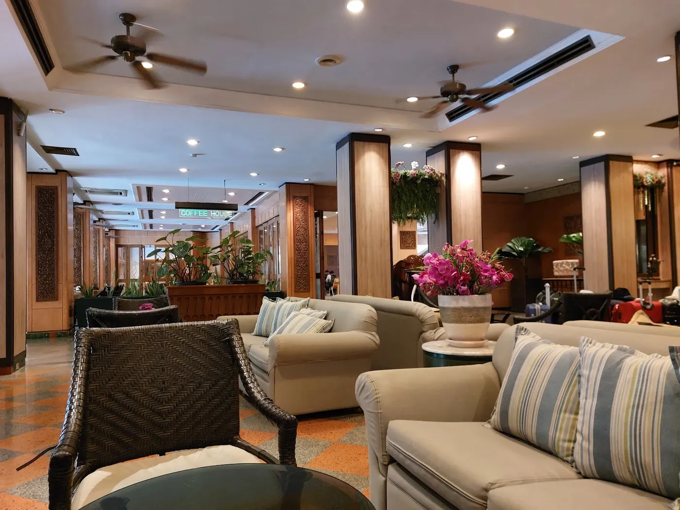 Golden Beach Hotel, Pattaya