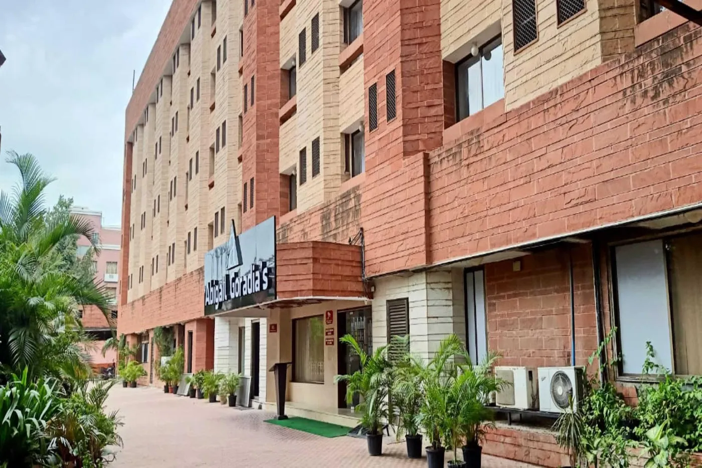 Hotel Abigail Goradia's, Shirdi