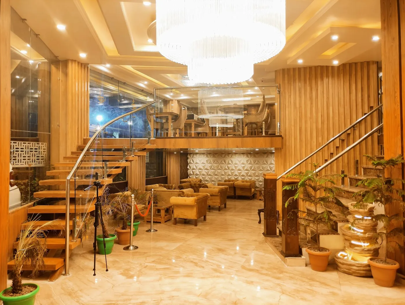 Hotel Adlife Luxury, Srinagar