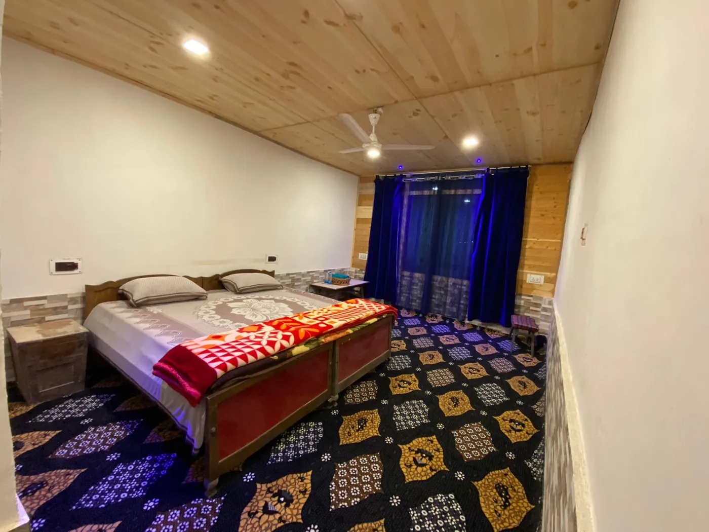 Hotel Lake Side, Srinagar