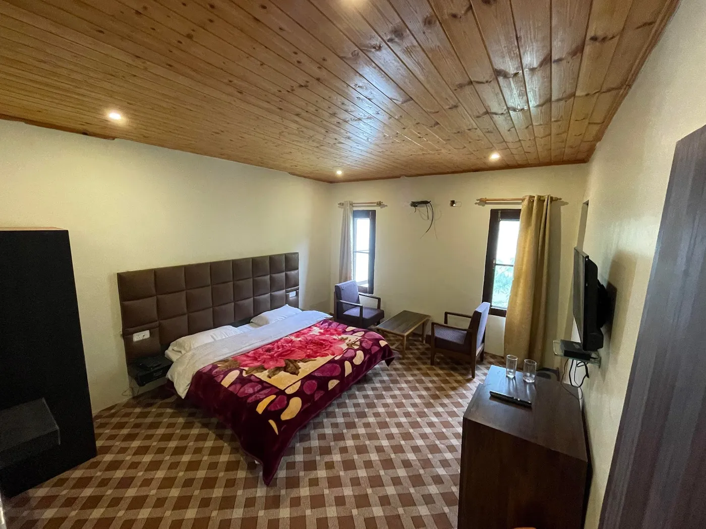 Walnut Tree Hotel, Pahalgam