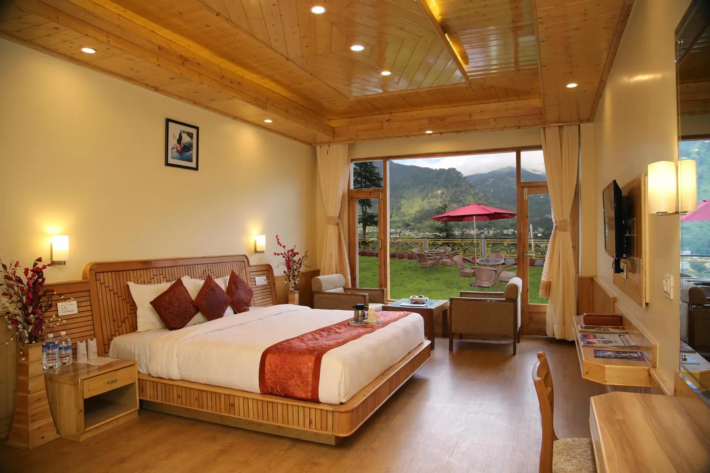 Holiday Heights & Spa Manali, Manali