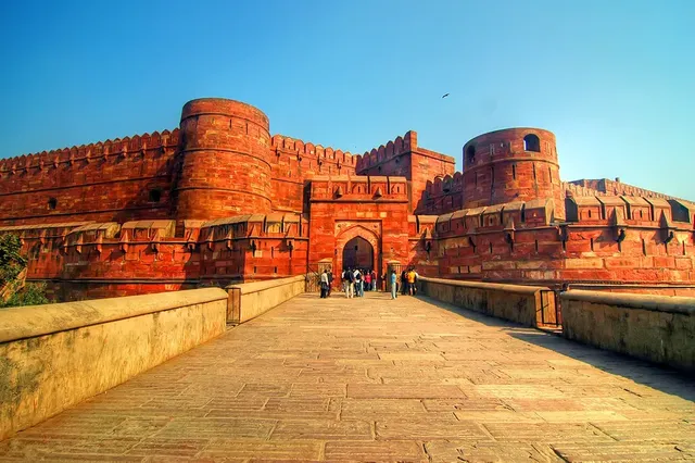 Delhi to Agra: Heritage & Mughal Marvels Day Tour