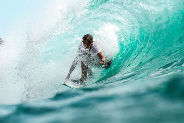 Chennai: Waves & Surfing Adventure