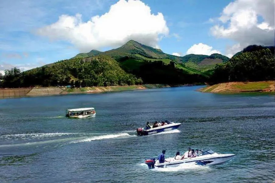 Munnar: Lakeside Boating & Nature Escape, Munnar