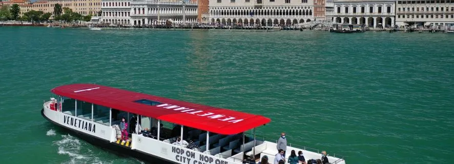 Venice: Lagoon Islands Hop-on Hop-off Boat Tour, Venice