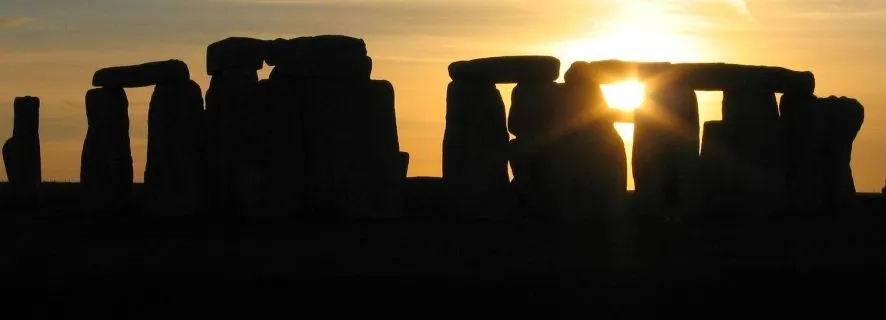 Stonehenge Private Sunset Tour with Lacock and Bath, London