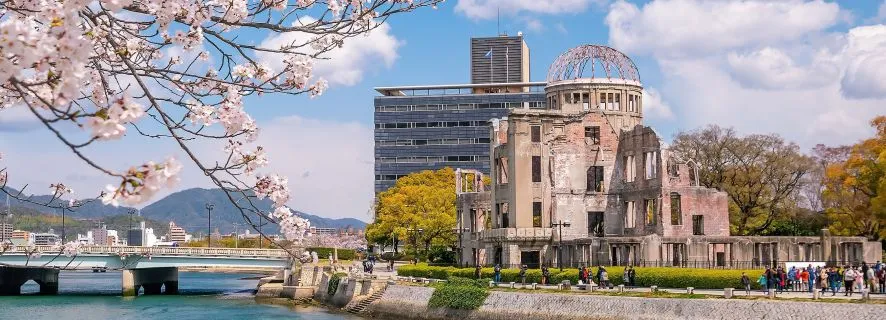 From Osaka or Kyoto: Hiroshima and Miyajima Train & Bus Tour, Osaka