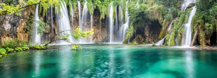 From Zagreb: Plitvice Lakes Round-Trip Comfort Bus Transfer, Zagreb
