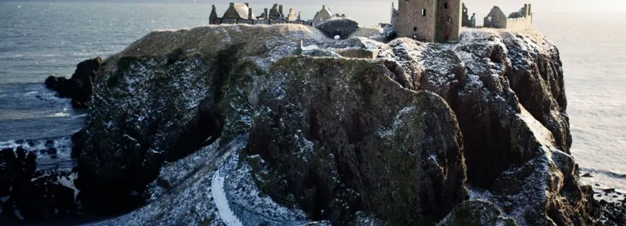 From Edinburgh: Glamis and Dunnottar Castles Tour in Italian, Edinburgh