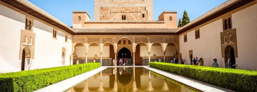 Granada: Enchanting Alhambra & Palaces Tour, Granada