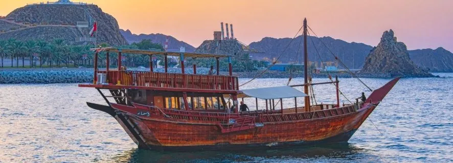 Muscat: Sunset Dhow Heritage Voyage, Muscat