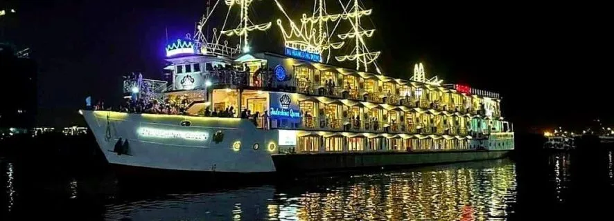 Saigon: Dinner Cruise with Vietnamese Cuisine and Live Music, Ho Chi Minh City