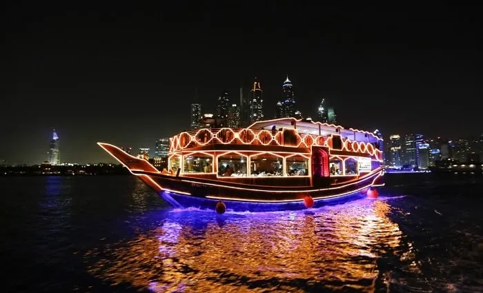 Dubai Dhow Marina Cruise, Dubai