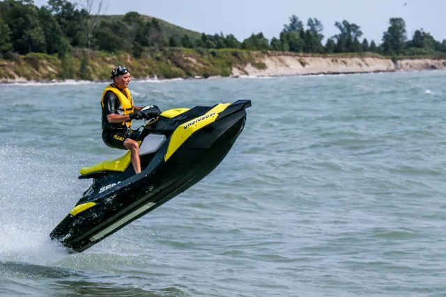 Guided jet ski