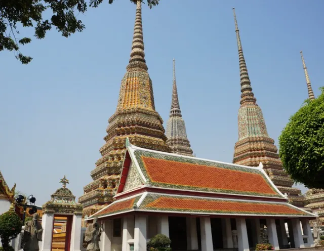 Bangkok: Sacred Temple Trail & Cultural Voyage