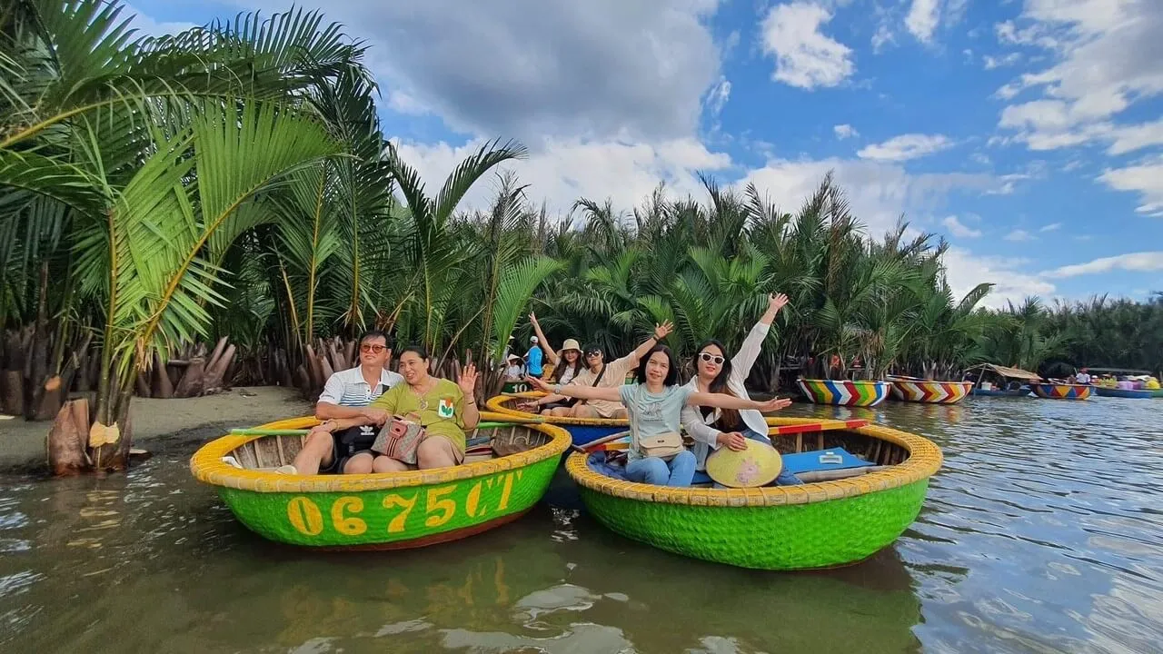 Marble Mountain and Coconut Basket boat Tour while visiting Hoi An Ancient Town, Da Nang