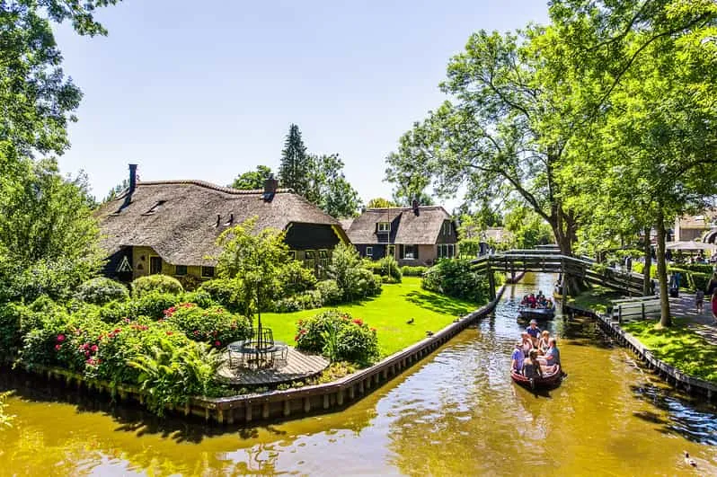 Amsterdam: Giethoorn Day Trip with Boat Tour, Amsterdam