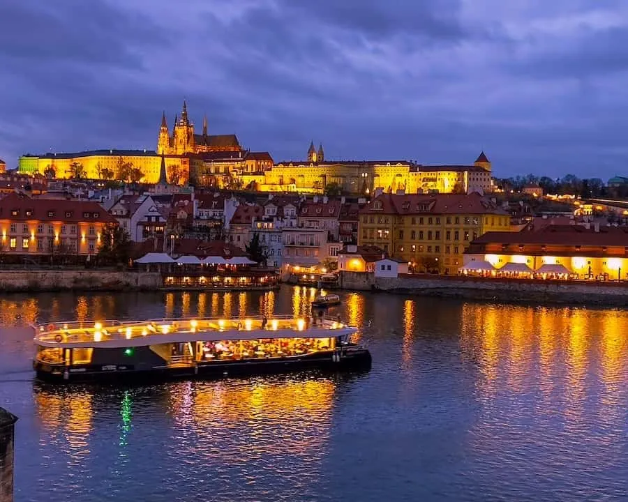 Prague: Enchanting Vltava Evening Cruise, Prague
