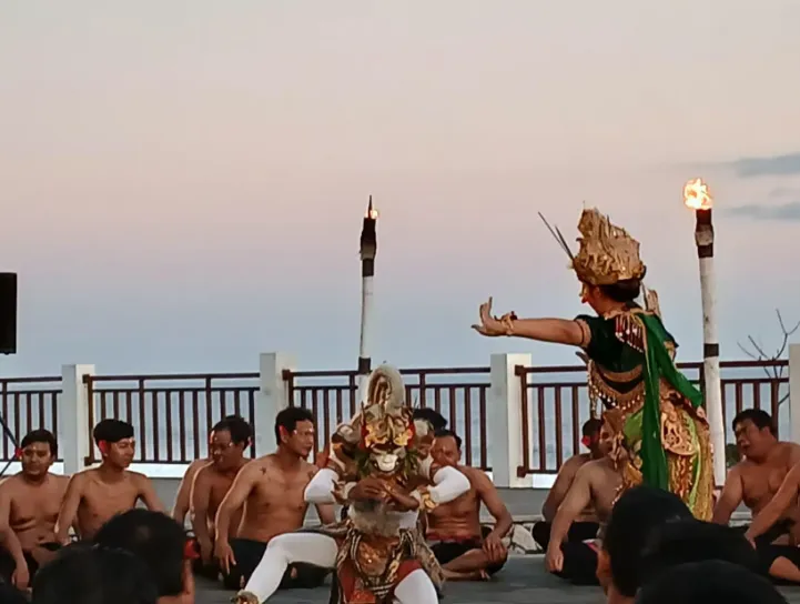 Bali: Sunset at Melasti & Kecak Night, Seminyak