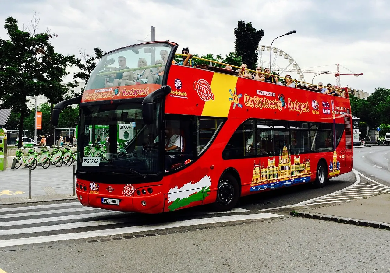 Budapest: Iconic Landmarks Hop & Explore, Budapest