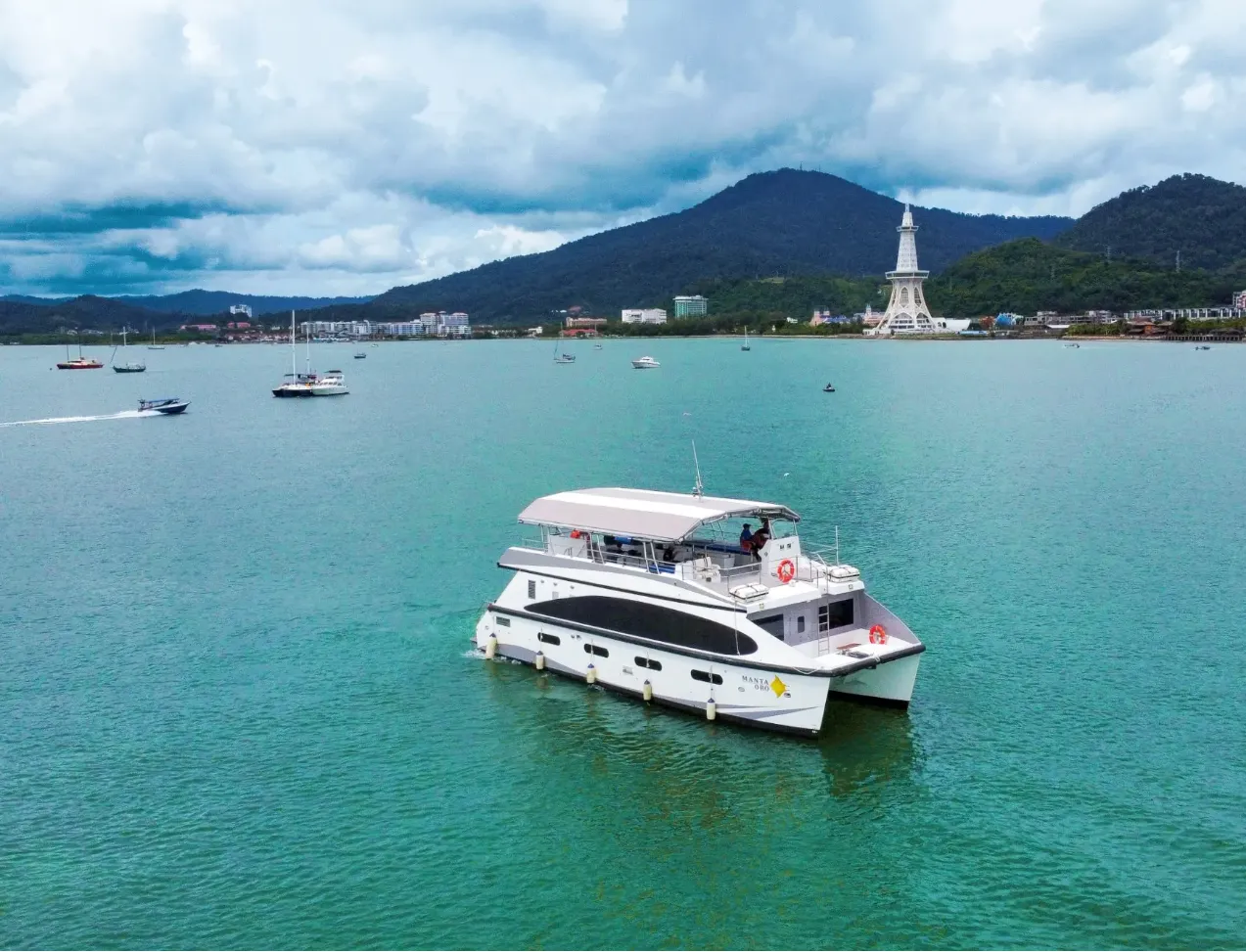 Langkawi: Sunset Yacht Dinner Escape with freeflow drinks, Langkawi