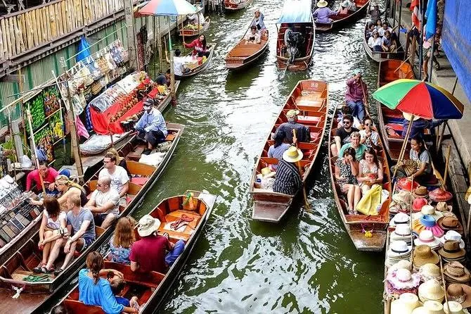 Damnoen Saduak: Vibrant Floating Market and Railway Private Adventure, Bangkok