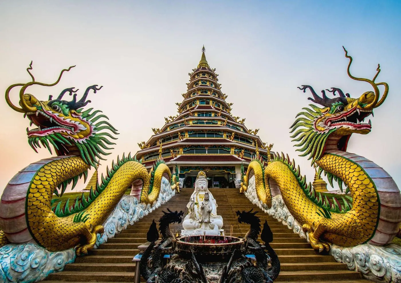 Chiang Rai White, Blue, Red 3 Temples Tour, Chiang Rai