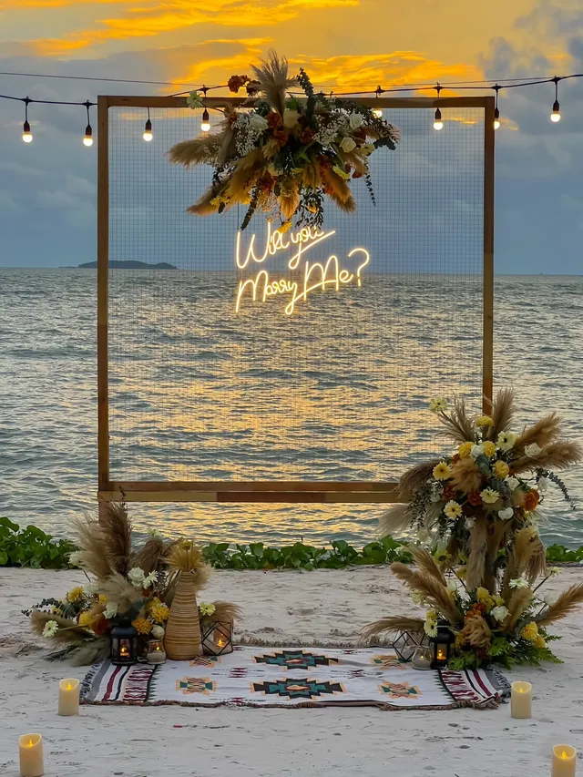 Pattaya: Romantic Beach Proposal Experience