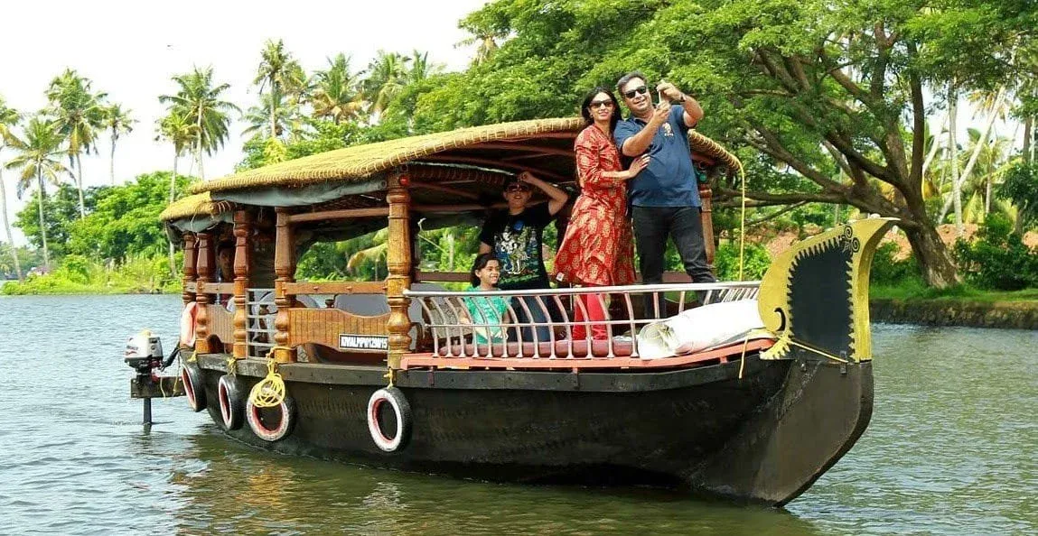 Alleppey: Tranquil Shikara Backwater Escape, Alleppey