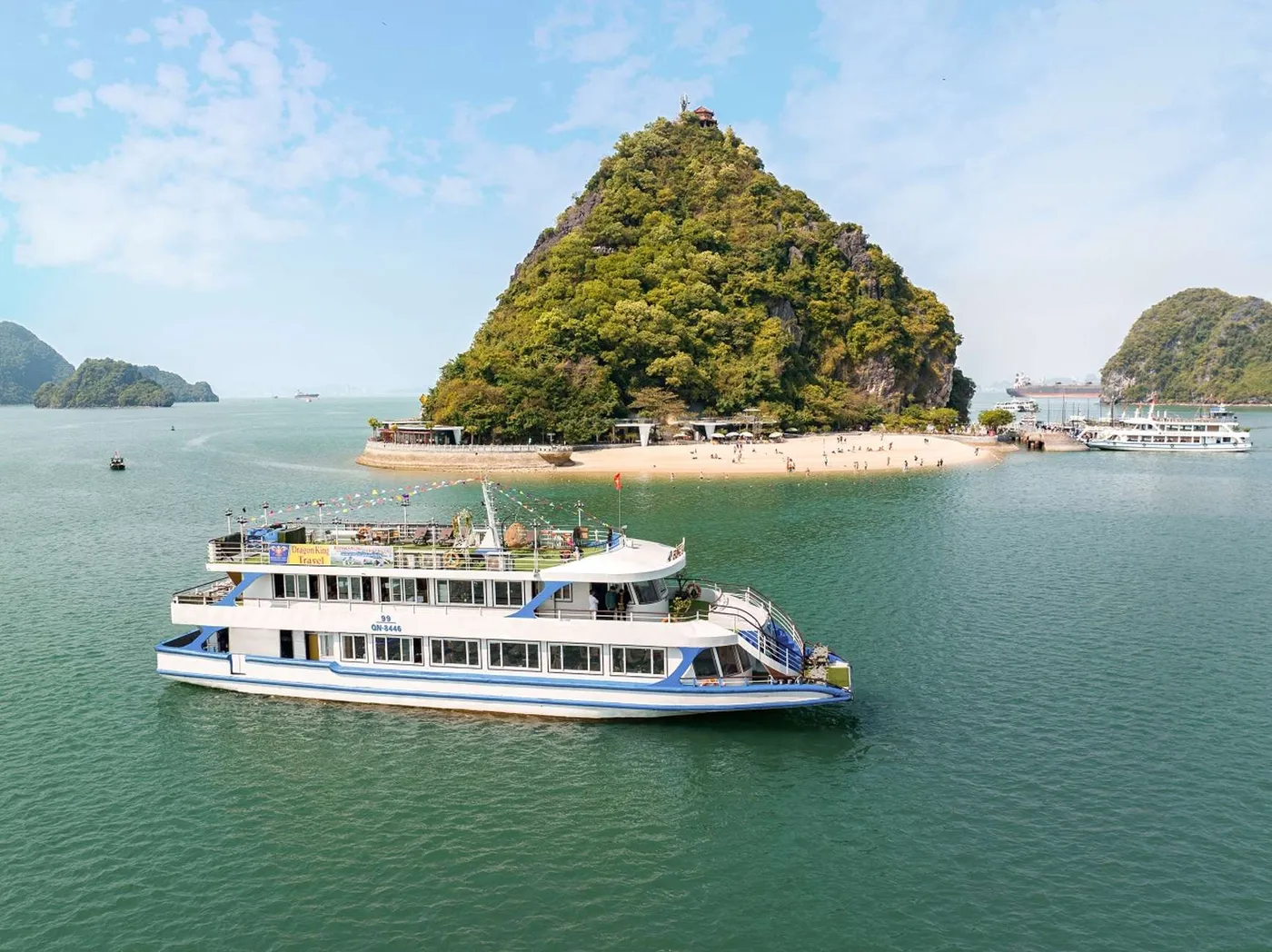 Ha Long Bay: Romantic Adventure & Scenic Cruise, Hanoi