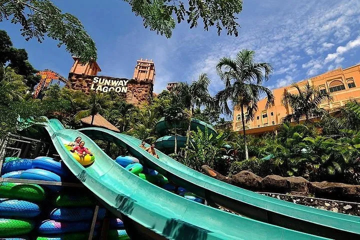 Subang Jaya: Sunway Lagoon Theme Park E-Ticket with One Way Transfer, Kuala Lumpur
