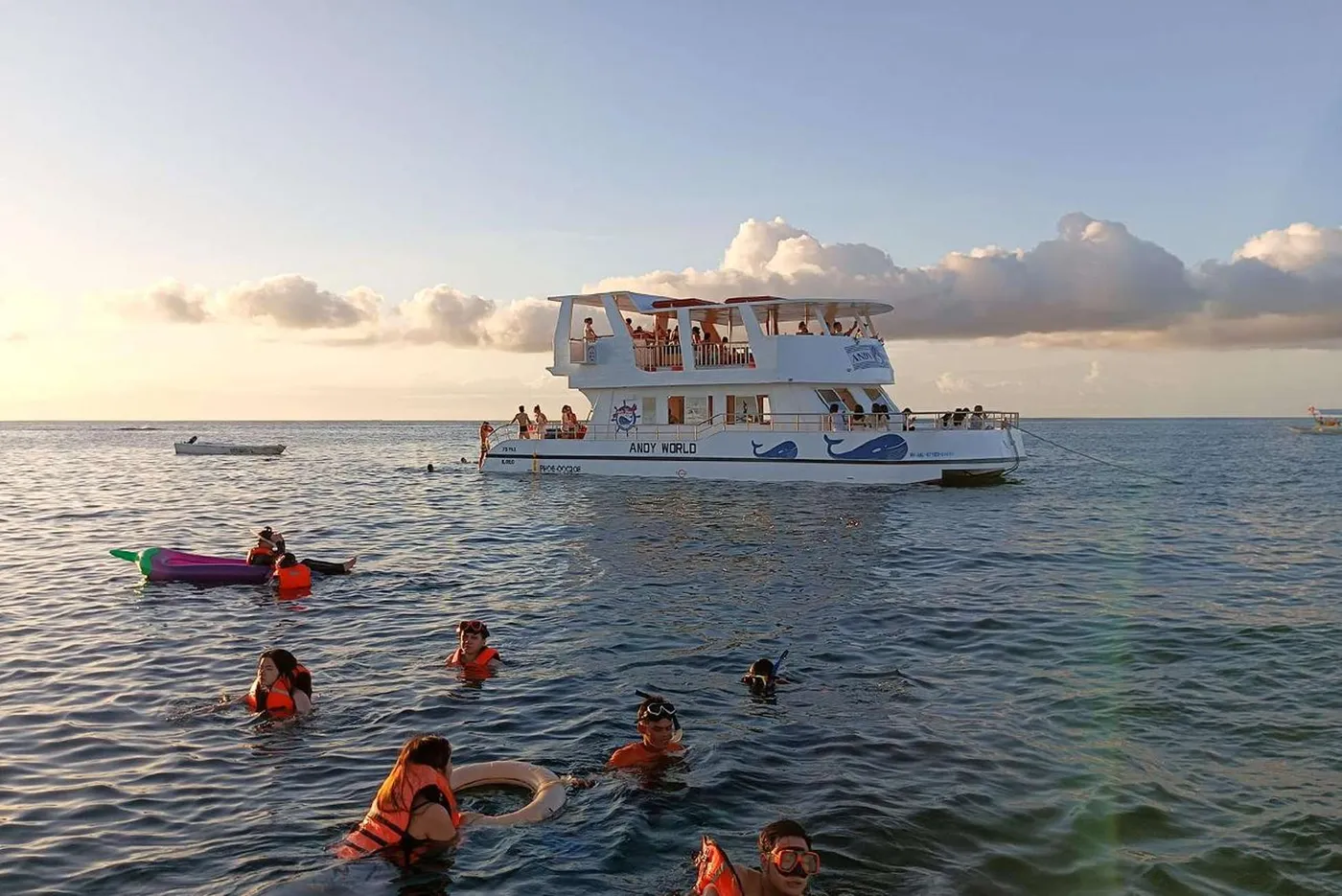 Boracay Sunset Party Cruise on Andy World Yacht, Boracay