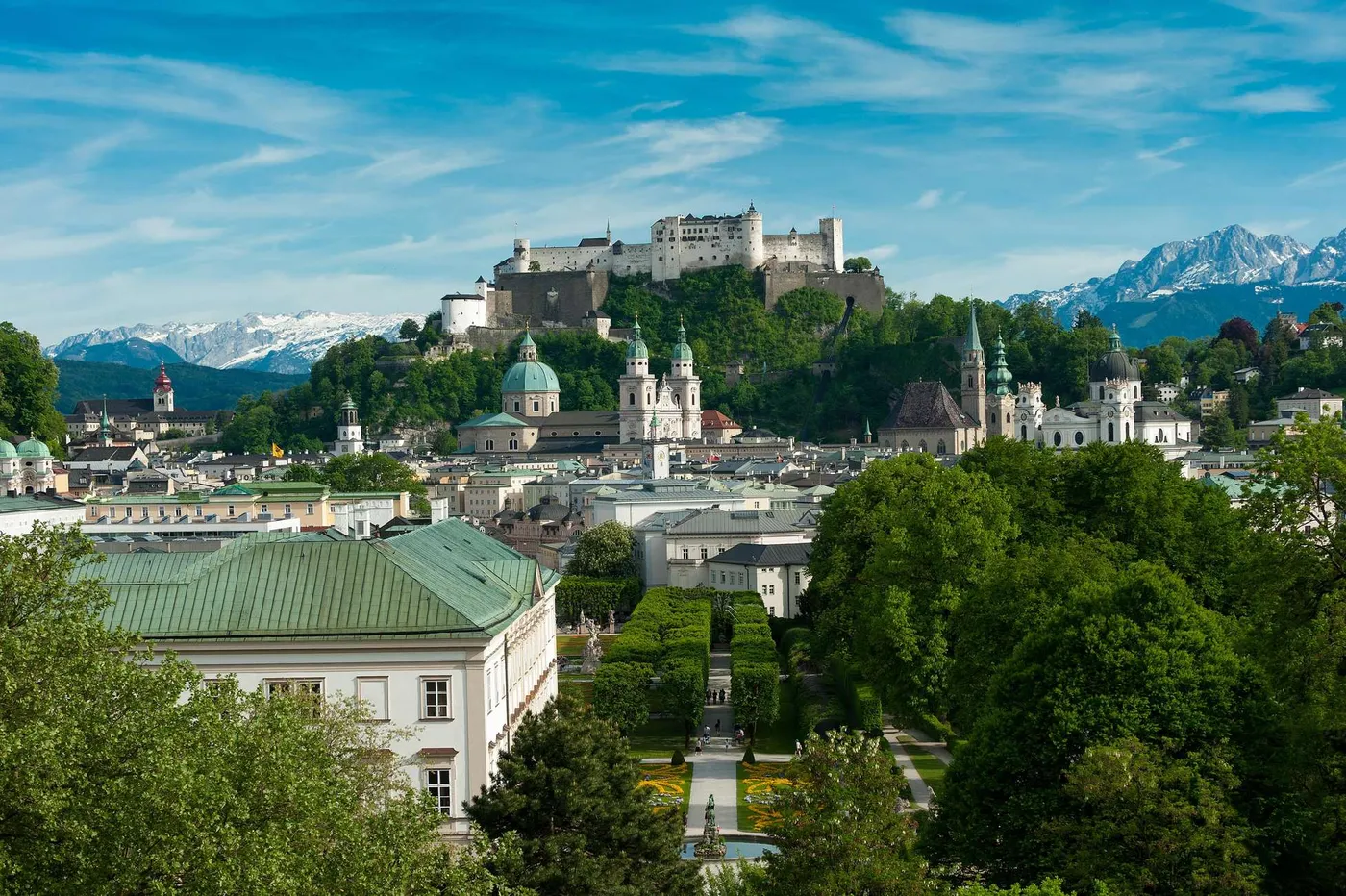 Vienna: Melk, Hallstatt, Salzburg and Mountains Lakes Tour, Vienna