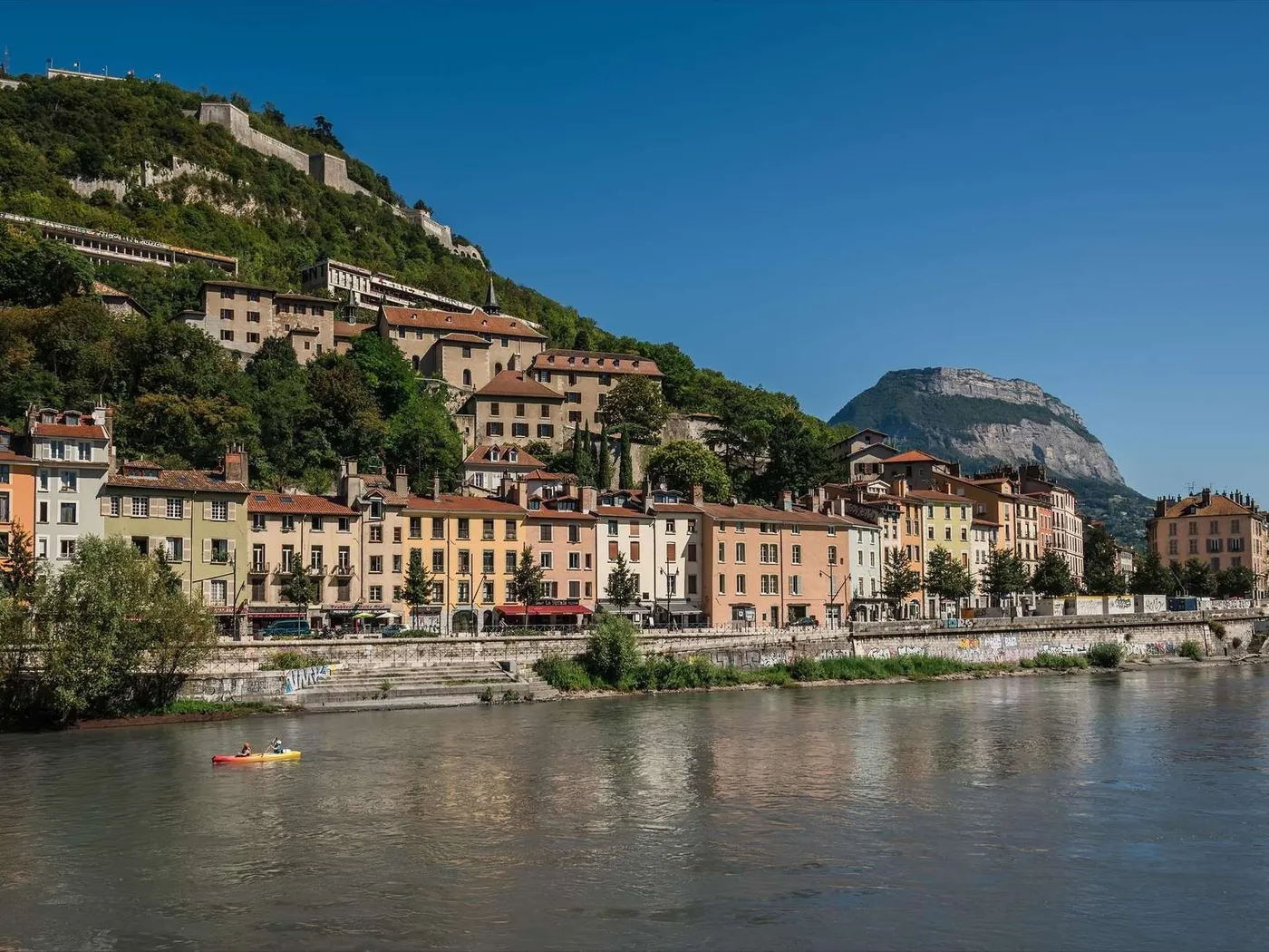 Grenoble 2-hour Best Intro Walking Tour with a Local small group, Grenoble