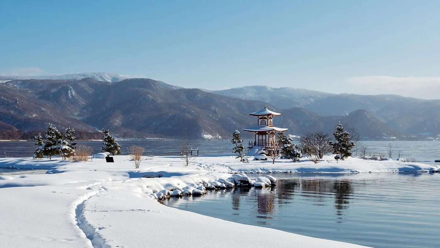 Hokkaido Seasonal: Lake Toya & Noboribetsu Jigokudani Valley, Sapporo