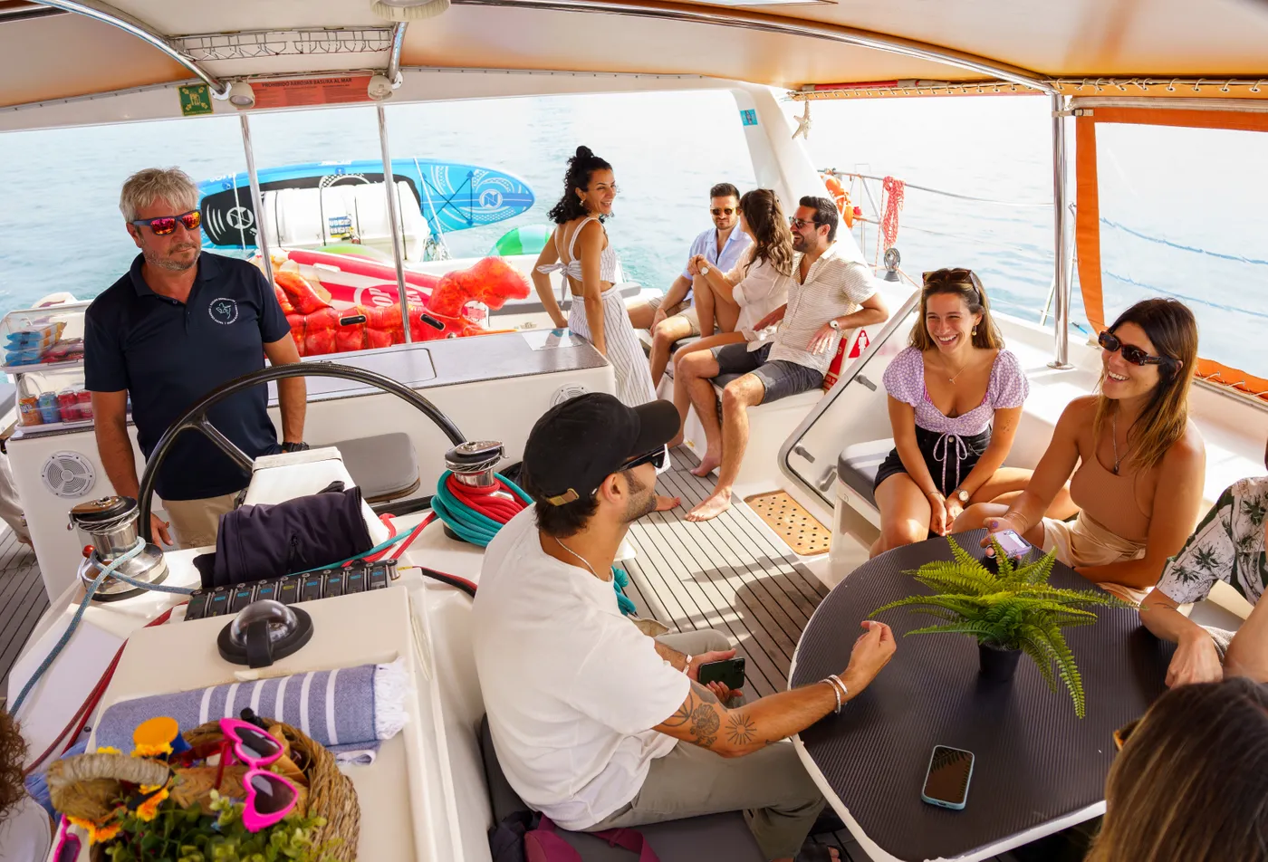 Barcelona: Sunset & Sea Breeze Catamaran Escape, Barcelona