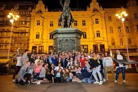 Zagreb: Pub Crawl, 1-Hour of Unlimited Drinks, & Club Entry, Zagreb