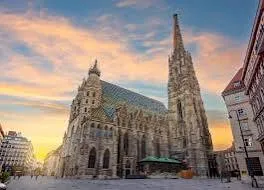 Guided Walking Tour of City Highlights & Hidden Gems, Vienna