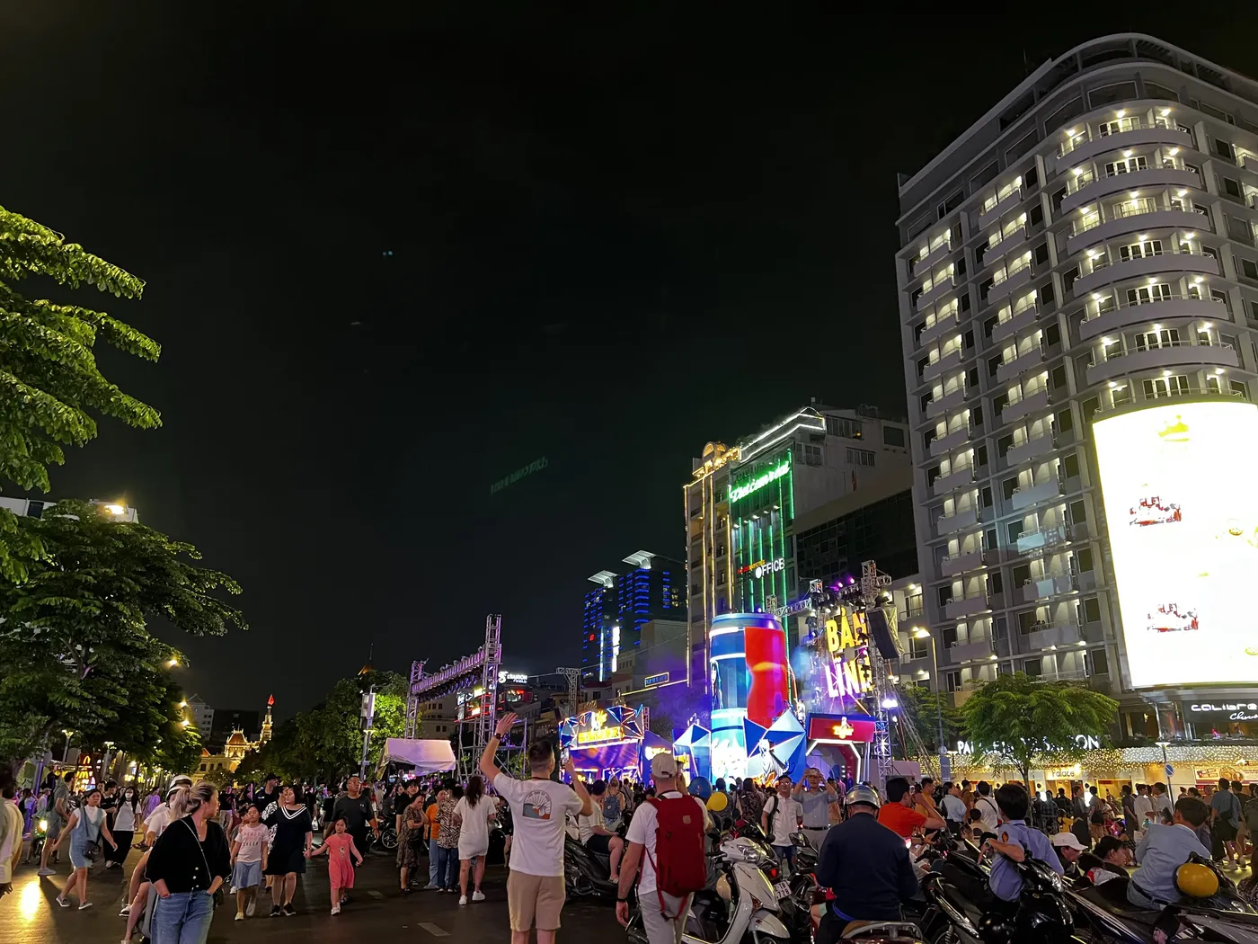 Saigon Night & Landmark Double-Decker Tour, Ho Chi Minh City