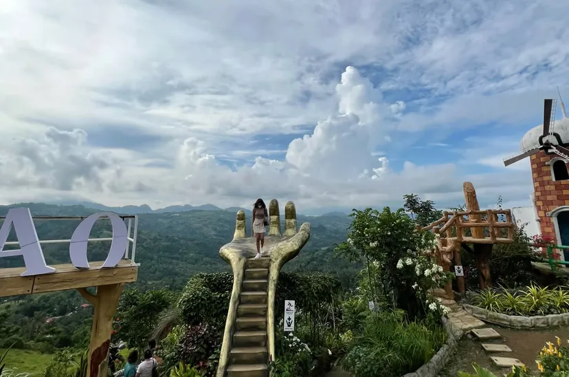 Cebu Highlands: Scenic Temples & Gardens Adventure, Cebu