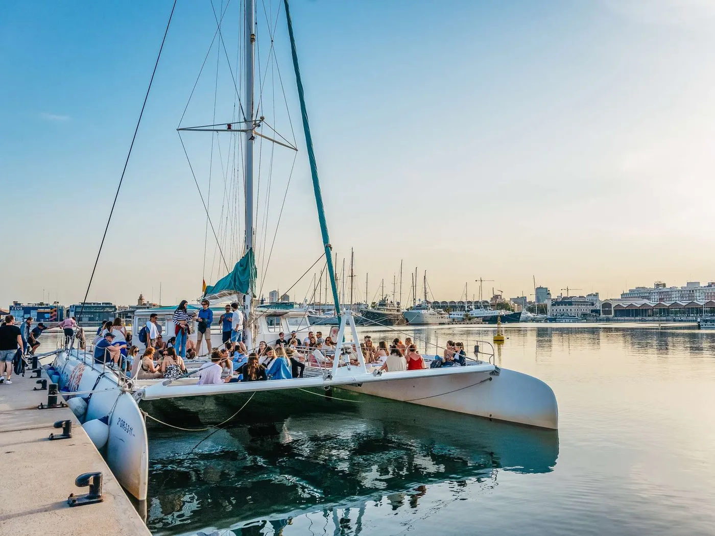 Valencia: Sunset Sailing & DJ Cruise, Valencia