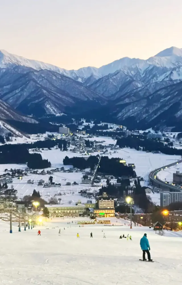 Yuzawa Iwahara: Alpine Snow Day Escape