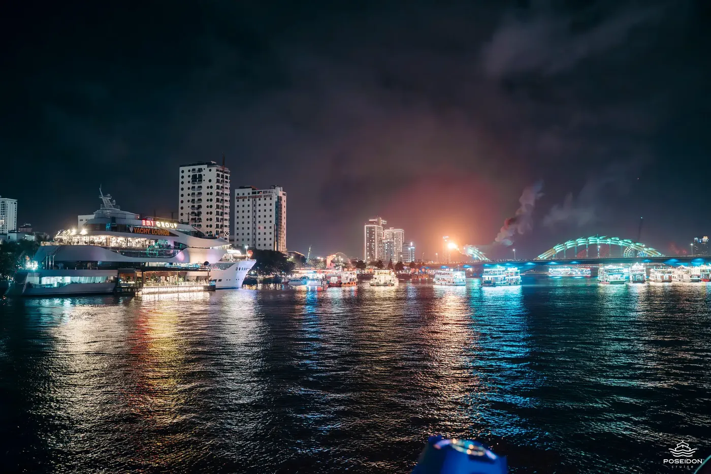 Da Nang: Poseidon Evening Cruise & Fire Show, Da Nang