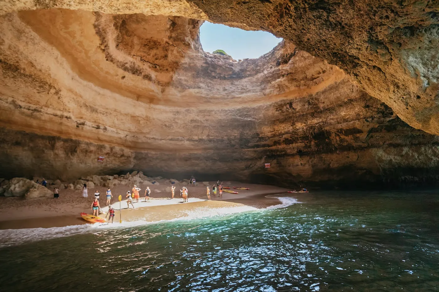 Albufeira: Coastal Caves & Dolphin Quest, Albuferia