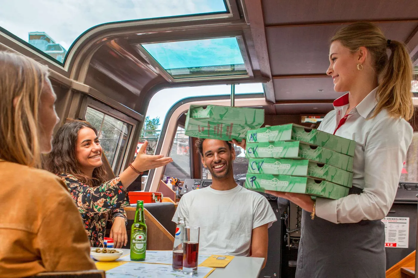 Amsterdam: Waterway Pizza & Sightseeing Cruise, Amsterdam