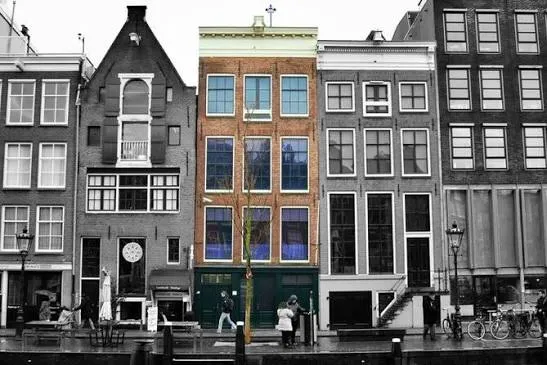 Amsterdam: Hidden Words of Anne Frank, Amsterdam