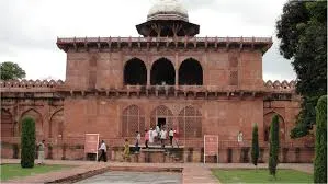 Explore Taj Museum, Agra