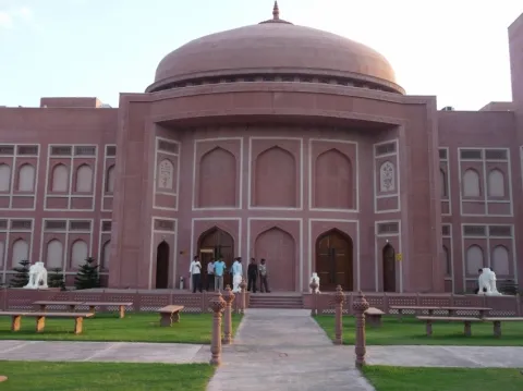 Visit Kalakriti Cultural & Convention Center, Agra