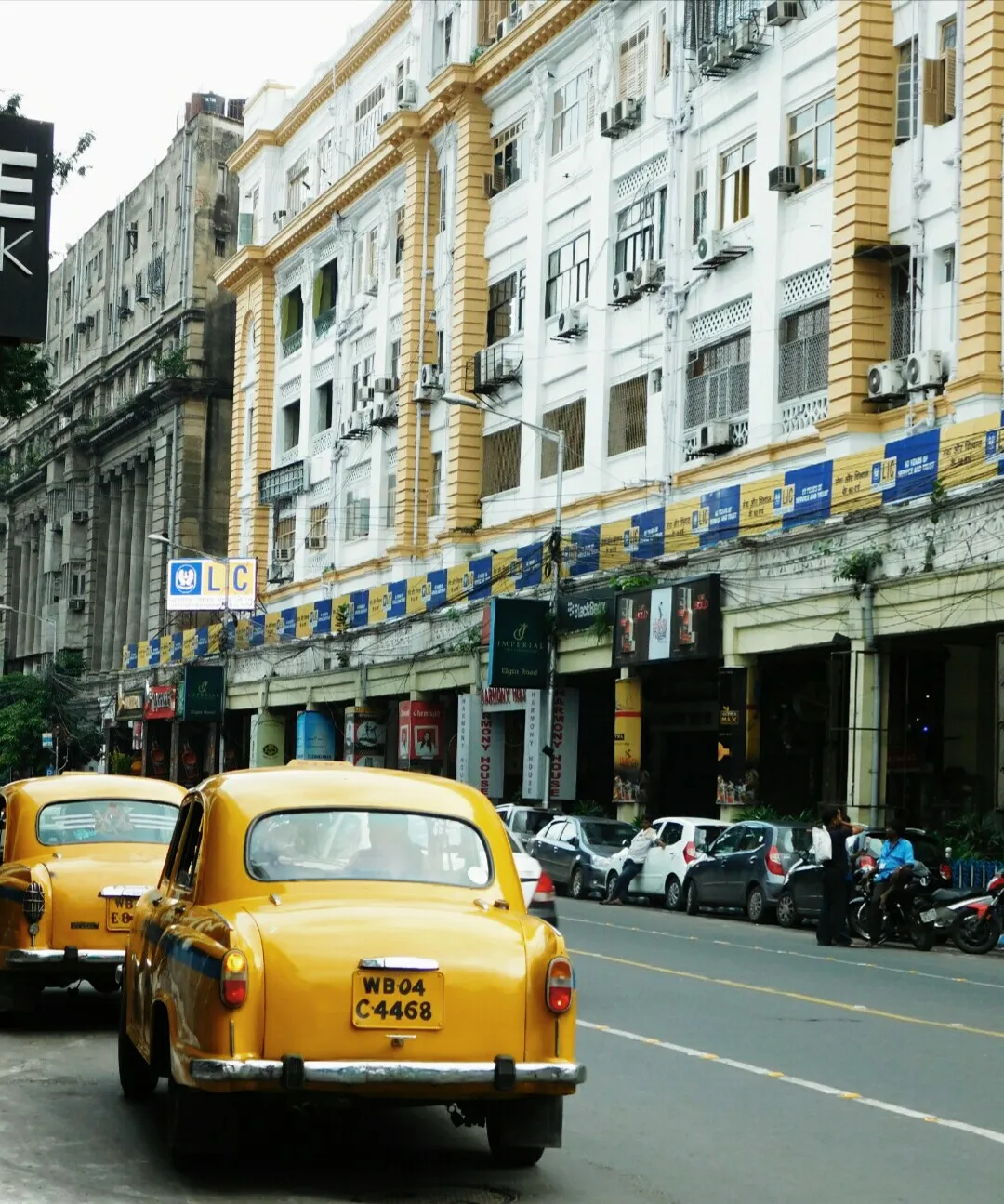 Visit Park Street, Kolkata